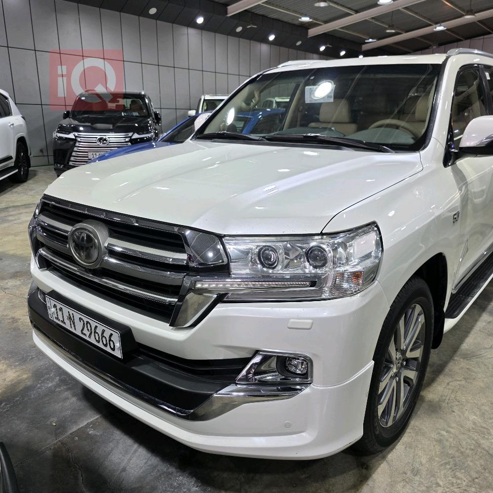 تويوتا لاندكروزر